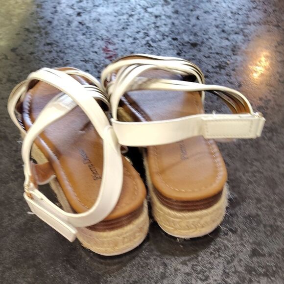 Pierre Dumas White Espadrille Sandals - Picture 4 of 6